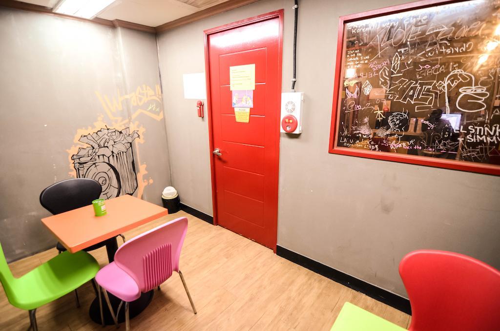 Kimchee Sinchon Guesthouse Séoul Extérieur photo