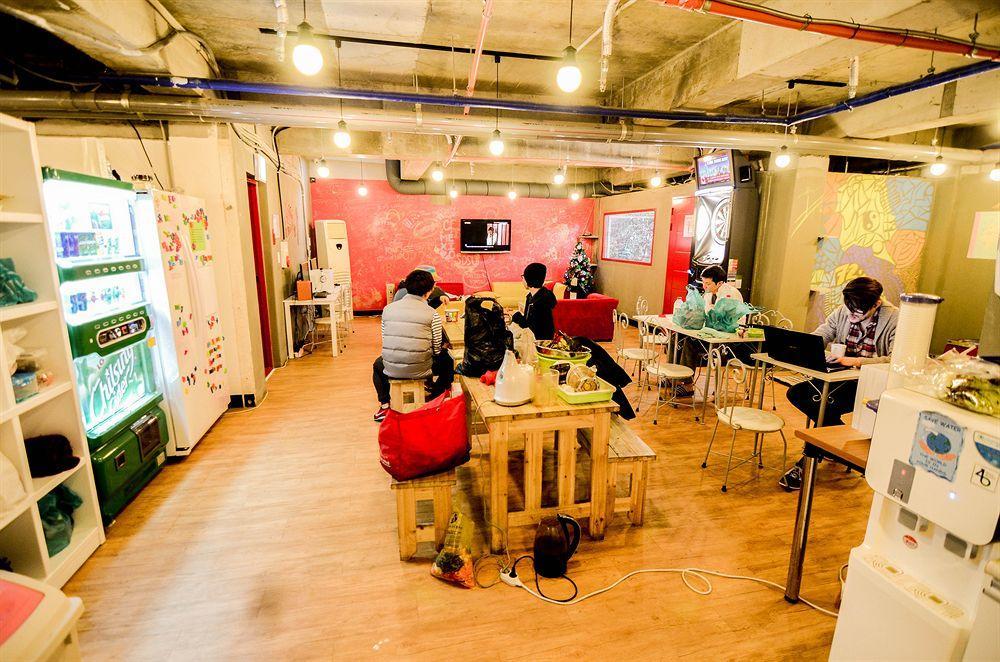 Kimchee Sinchon Guesthouse Séoul Extérieur photo