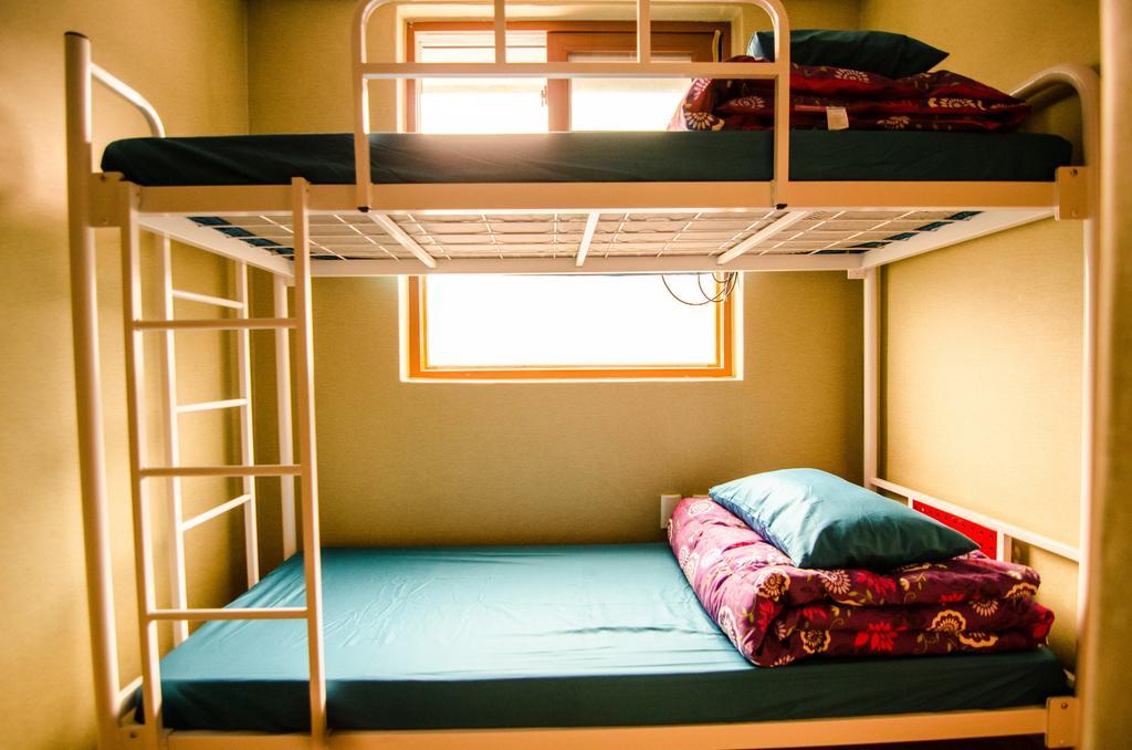 Kimchee Sinchon Guesthouse Séoul Chambre photo