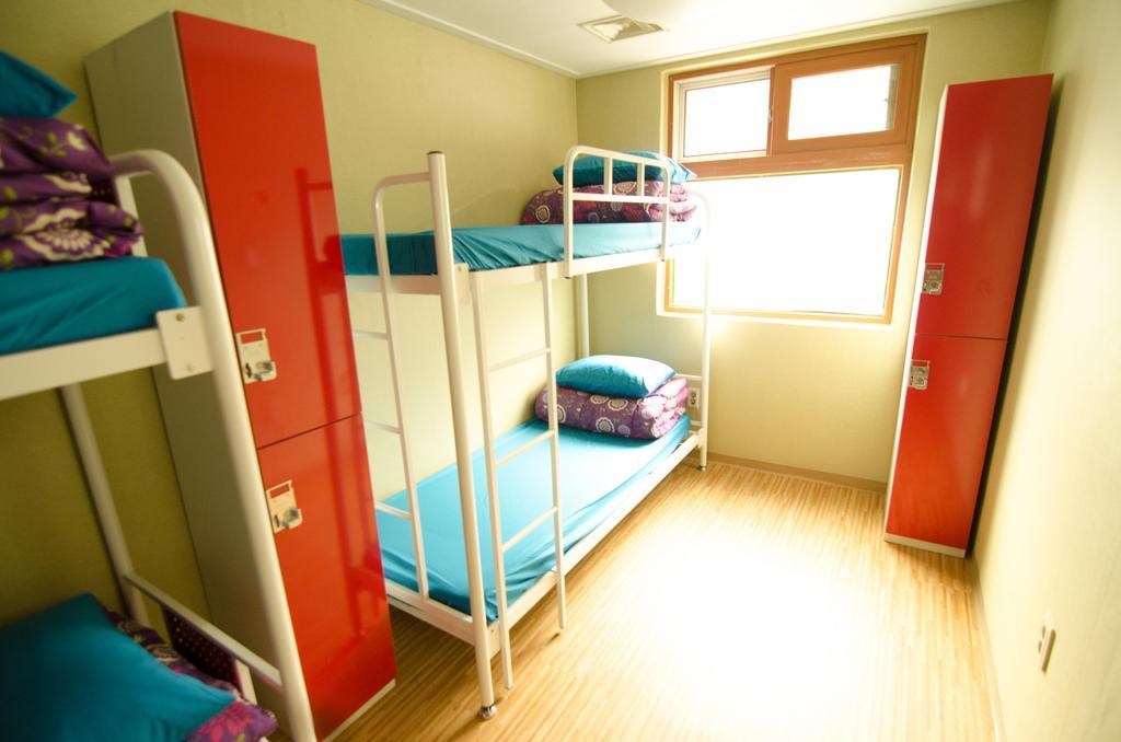 Kimchee Sinchon Guesthouse Séoul Chambre photo