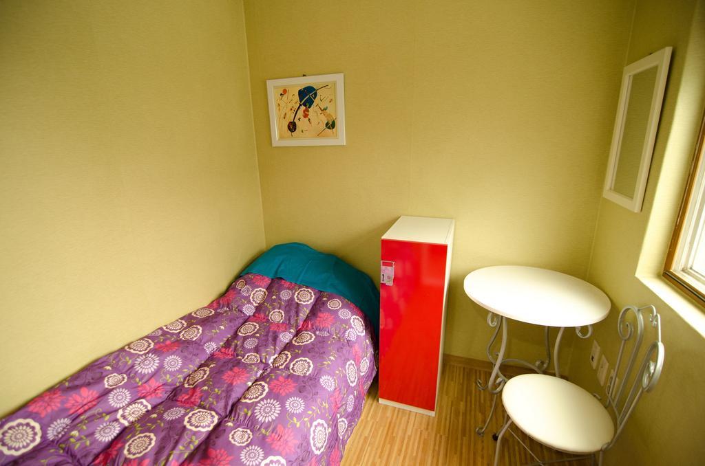 Kimchee Sinchon Guesthouse Séoul Chambre photo