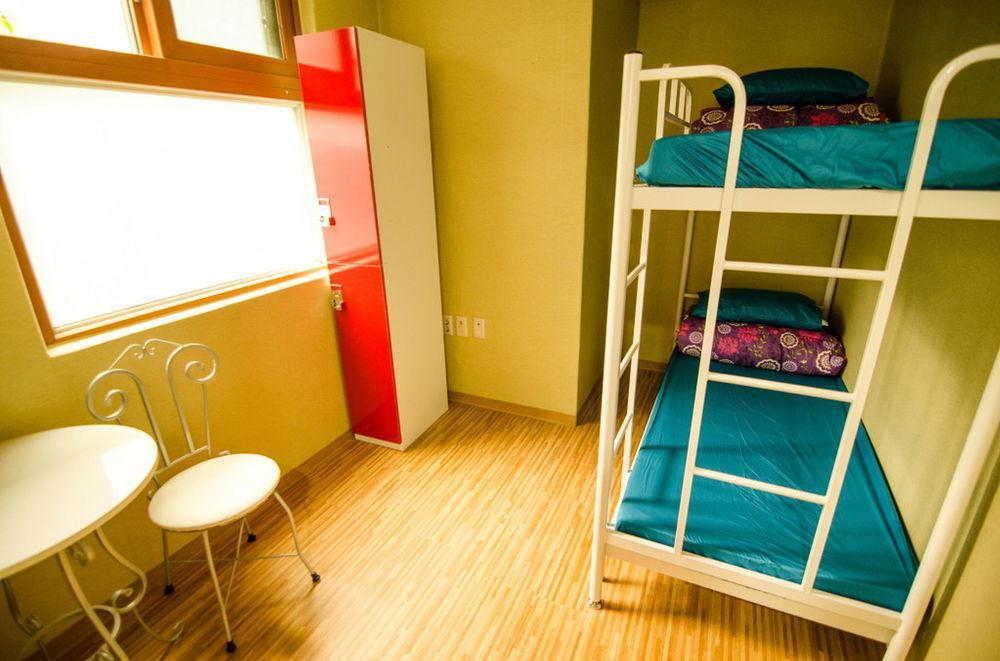 Kimchee Sinchon Guesthouse Séoul Extérieur photo