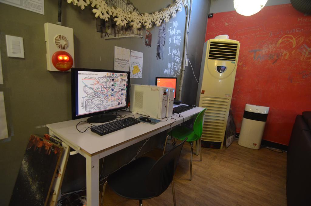 Kimchee Sinchon Guesthouse Séoul Extérieur photo