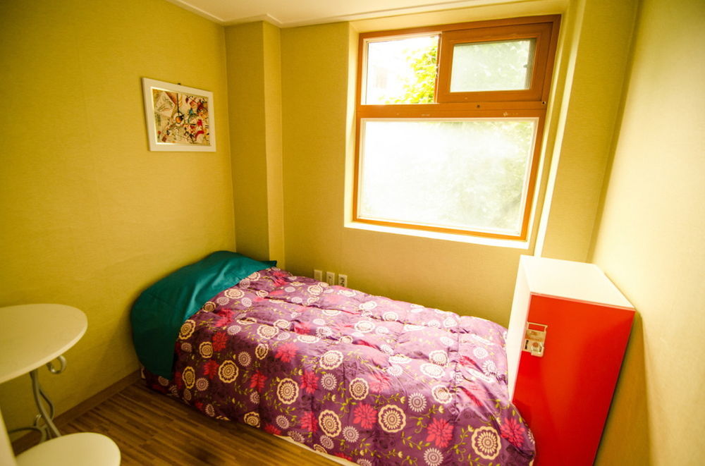 Kimchee Sinchon Guesthouse Séoul Extérieur photo